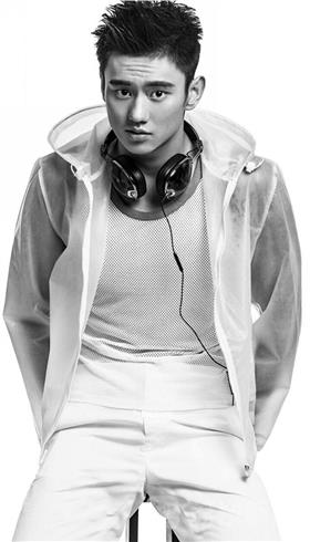 游泳名将宁泽涛以22秒04的成绩一举夺冠,如愿摘得本届全运会的个人第