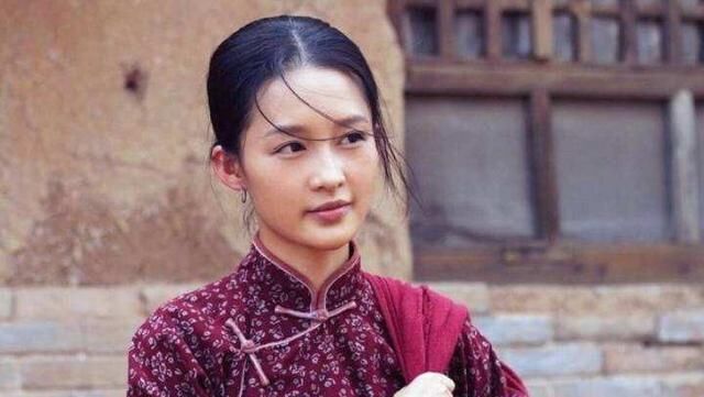 同样的造型,李沁和赵丽颖却是两种画风,谁更美