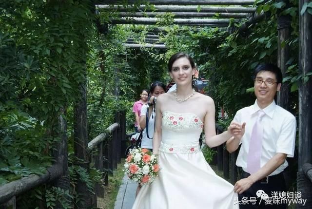 美国洋媳妇谈中外婚姻:中女西男多,洋妞中男比较少见!