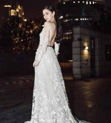 杨颖和迪丽热巴又一次华丽的撞衫,你觉得谁更