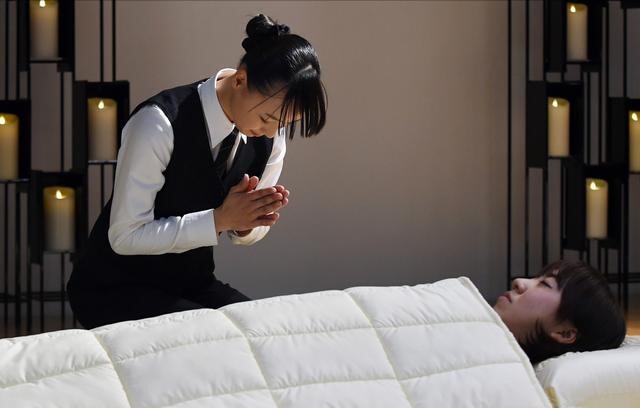 殡仪馆工作人员一个月工资有多少钱,说出来很