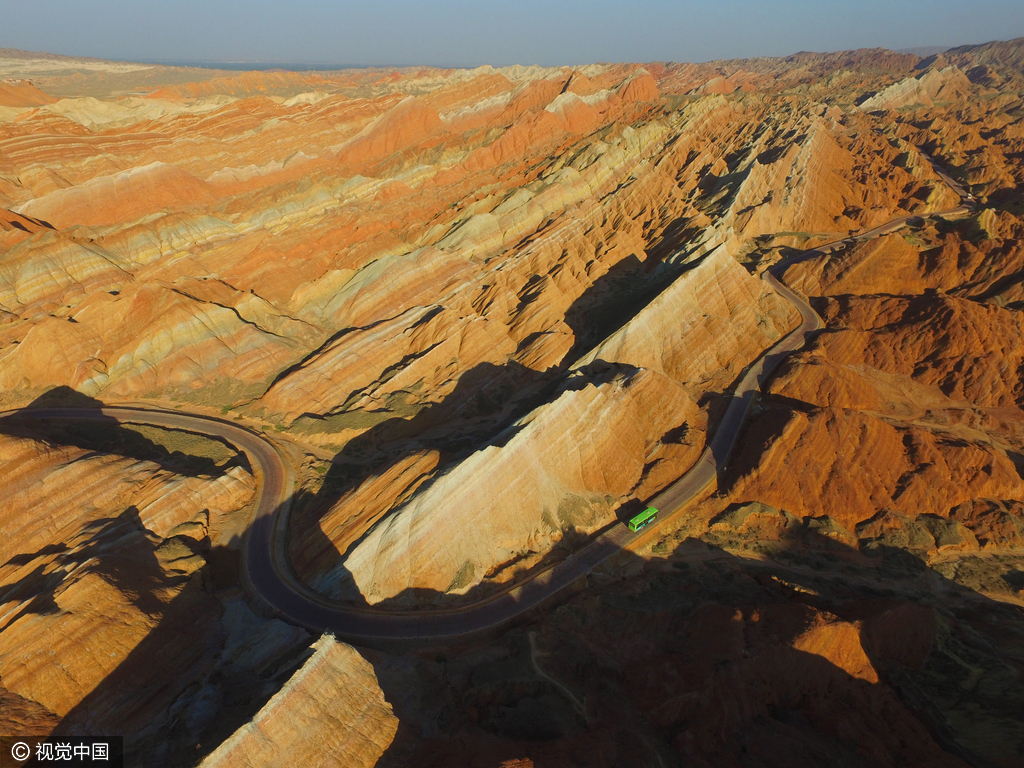 彩色丘陵色彩之缤纷、面积之大冠绝全国。