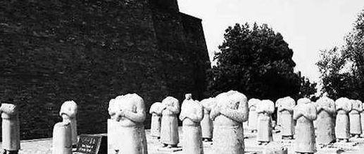 武则天乾陵守灵人,头颅为何消失不见?盗墓贼: