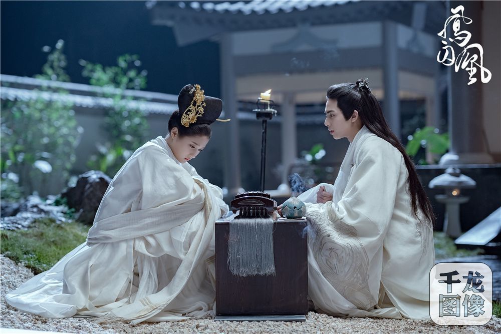 又陷新危机,《凤囚凰》关晓彤宋威龙张逸杰遭追杀-北京时间