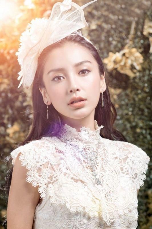 冯小刚怼杨颖没演技凭什么值八千万片酬杨颖怒