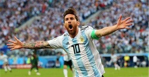 极生悲!阿根廷惊险晋级后马拉多纳激动晕倒,保