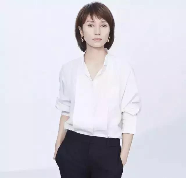 董卿袁泉两大美女同框:人美到极致,是没有岁月