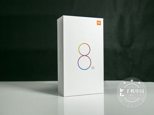 弧面玻璃大屏 小米8 SE商家报价2859元