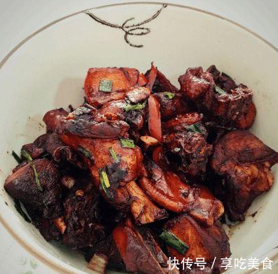 老婆说给我做饭,第一盘我认不出是什么菜,第三