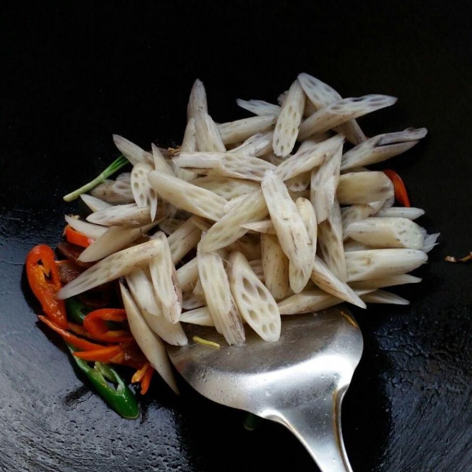 淤泥里的人间美味,世上最馋人的词语形容它都