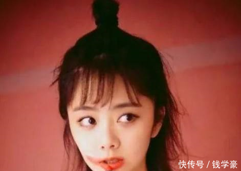 刘诗诗涂口红攻气十足,杨幂美艳,关晓彤做作