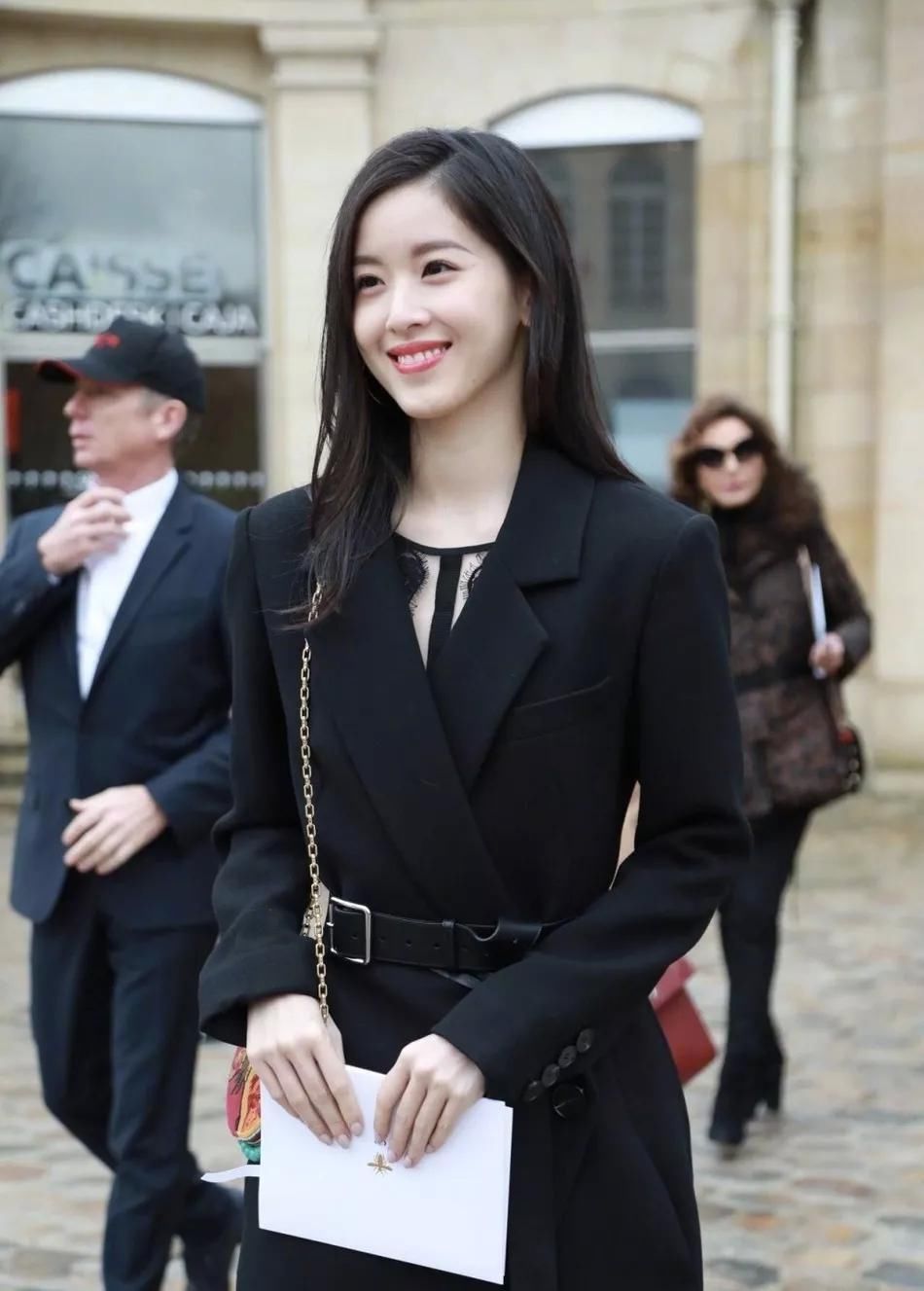 刘强东承认京东源自初恋章泽天坦然微笑:我的