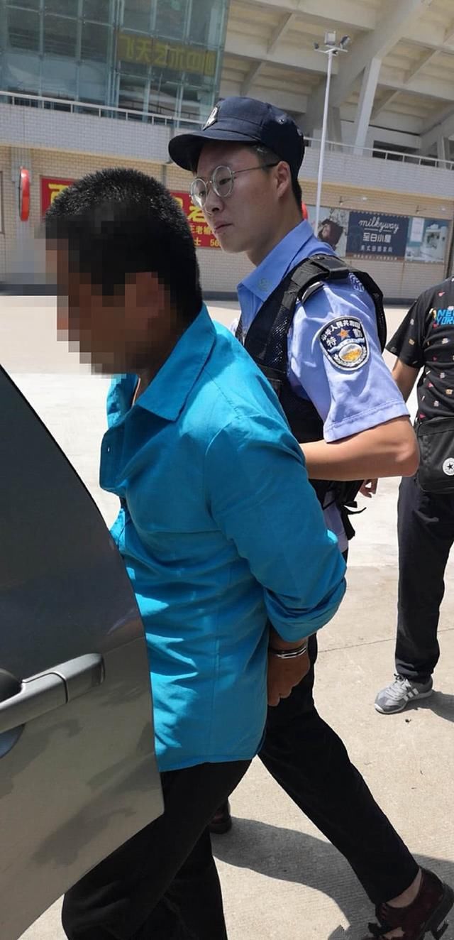 又有逃犯去看张学友演唱会被抓,官方发文两个