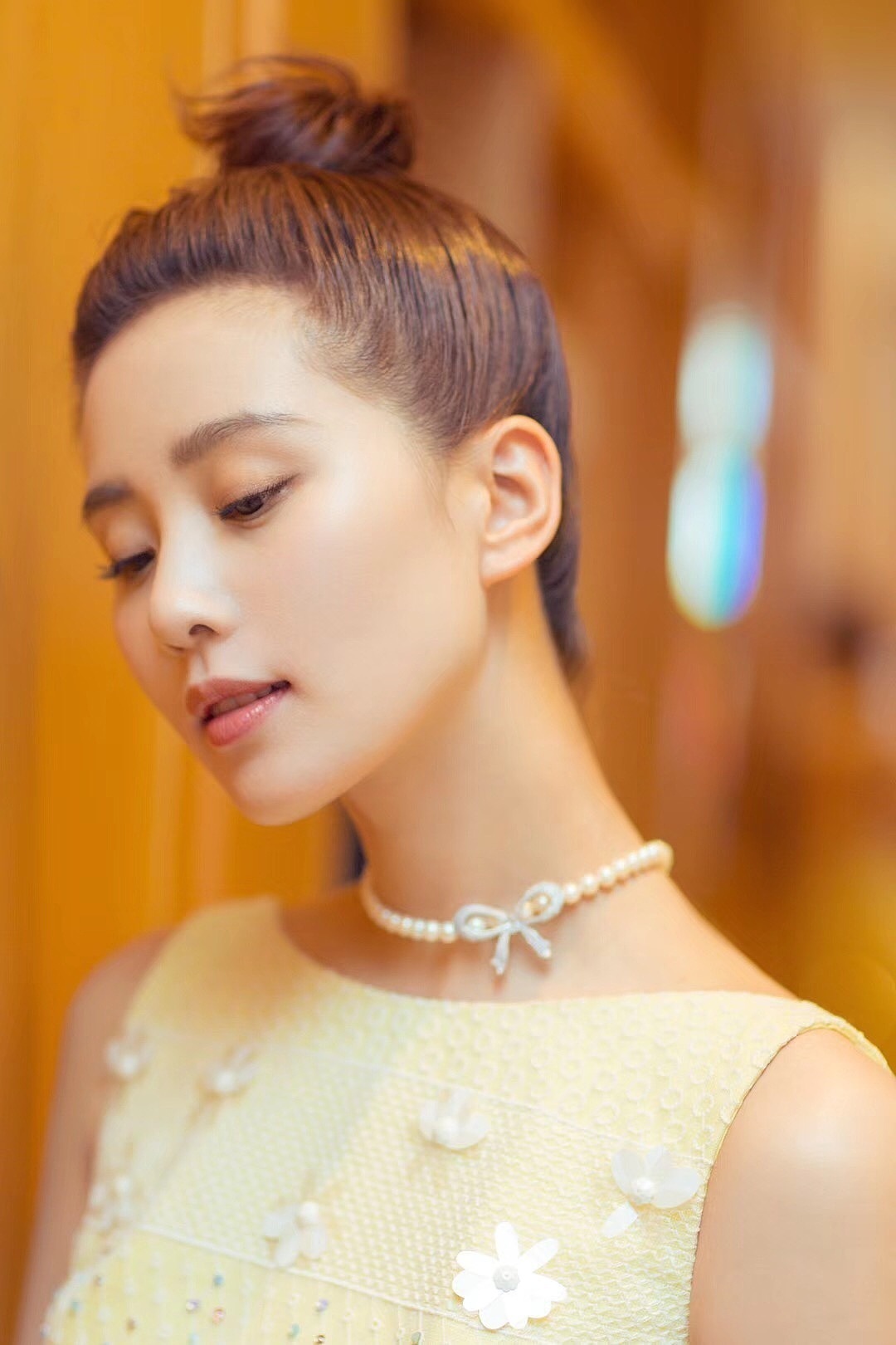 女星侧脸谁是你的最爱?佟丽娅温婉 热巴精致