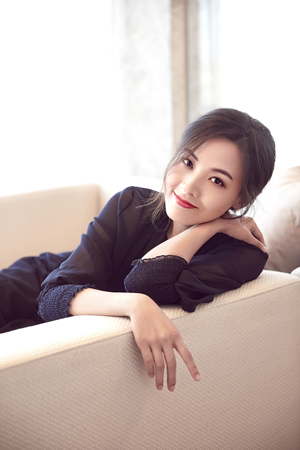 演员郑罗茜透露,自己保持身材的秘诀就是运动,不仅平时有锻炼,就连进