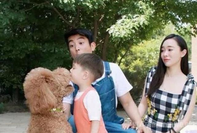 霍思燕晒大肚照没人信,今女儿正脸被拍到撞脸