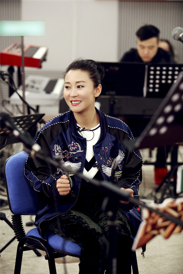 苗圃献综艺首秀 西北大妞压力暴增险崩溃