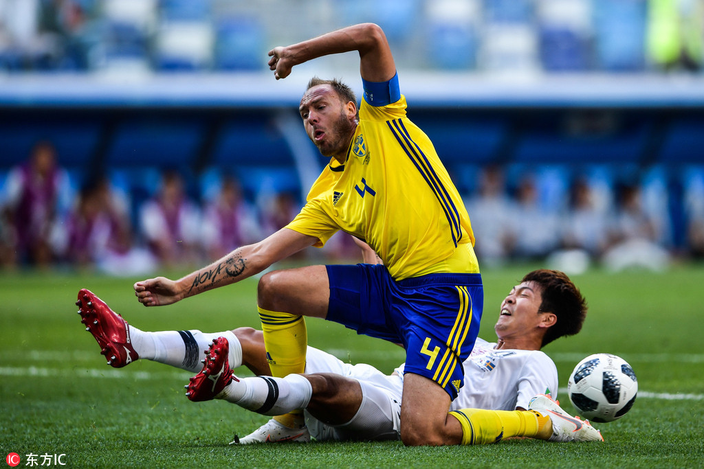 世界杯小组赛F组一场比赛，瑞典迎战韩国。上半场双方0:0战平，比赛第62分钟，裁判通过VAR判罚点球，随后格兰奎斯特一蹴而就，瑞典1-0韩国！最后时刻，韩国错失门前良机，最终全场比赛结束，瑞典1:0韩国。