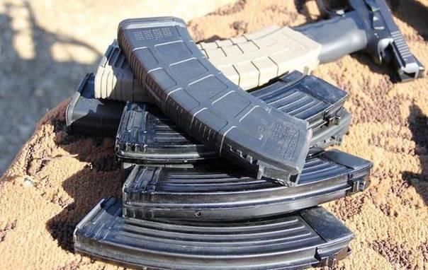 弹匣为什么有直的,还有弧形的?