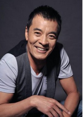 自嘲最穷皇帝!与何晴相恋5年,杨若兮7年,被笑