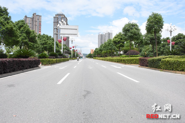 强降雨过境 娄底城区路面洁净如常