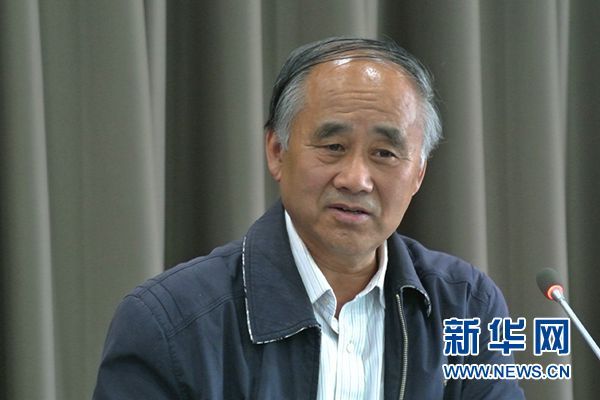 《 《