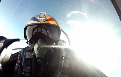 2017年金头盔比赛中歼11B压倒歼10B,难道歼