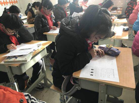 郑州市薛岗小学举行英语单词竞赛活动