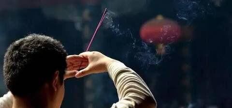 苦情痣点掉好不好,有苦情痣的人命运好吗?