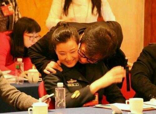 成龙有多少风流韵事?