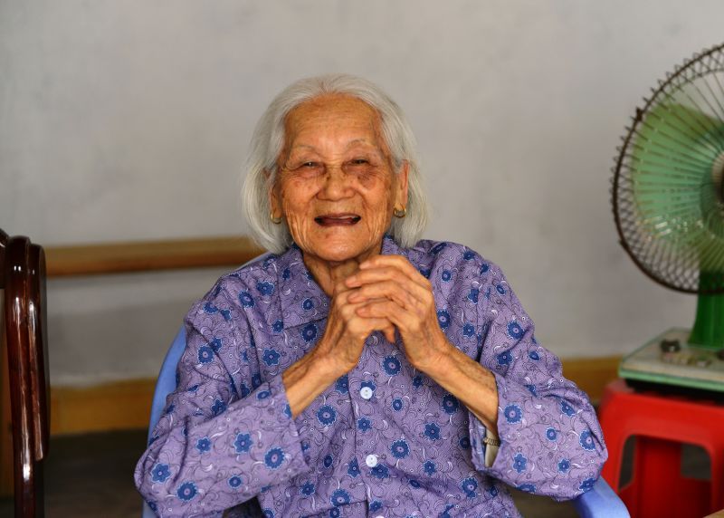 为何农村人比较长寿呢?百岁农民说出原因