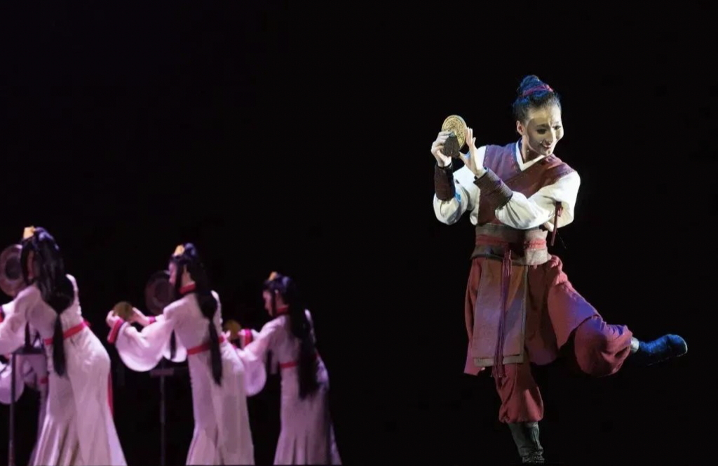 大戏看北京|替父从军花木兰 全新演绎巾帼史诗_北京时间
