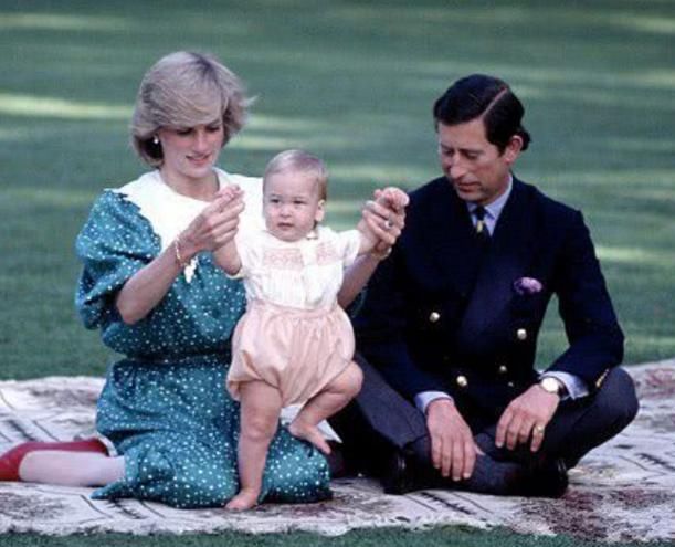 3岁时的威廉王子学父亲对戴安娜说话,一句话伤