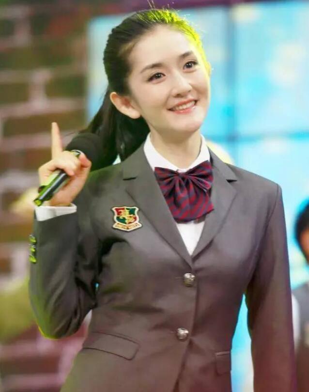 不得不说刘诗诗气质很好,娴静淑女,若是在校园,应该是很多人心中的