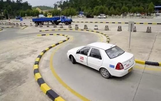 驾考新规:2018年科二驾考标准是什么?真后悔