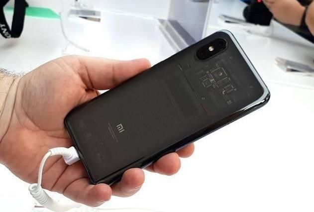 小米8探索版迟迟不上市,网友亲自打磨探索版一