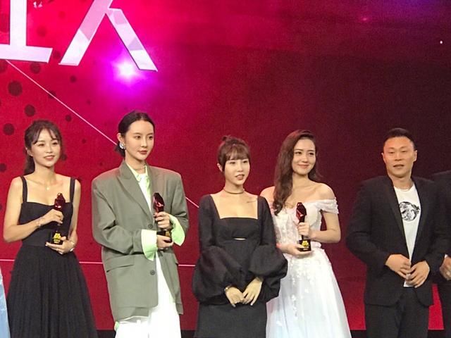 2018超级红人节无P图现场照,夏夏不愧是最美