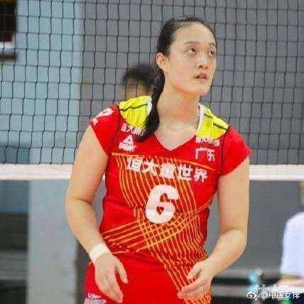 天才井喷!中国女排官博点名盛赞六大二传新星
