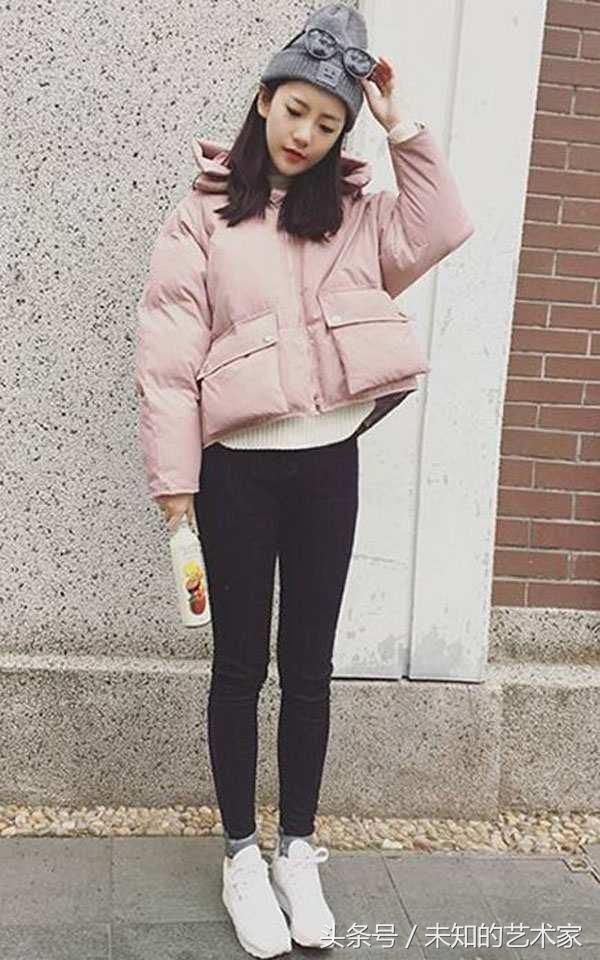 《性感东京》短款羽绒服怎么搭配才好看?小个