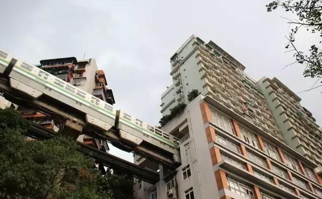 游魔幻8D城市重庆,玩转网红景点