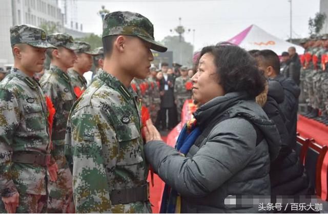 新兵福利,2018直招士官启动,入伍就拿工资,怎样