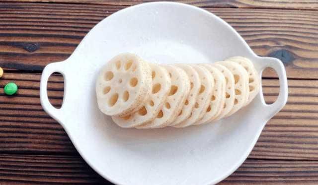 脖子上长小肉粒,小心身体出问题! 每天吃点它排