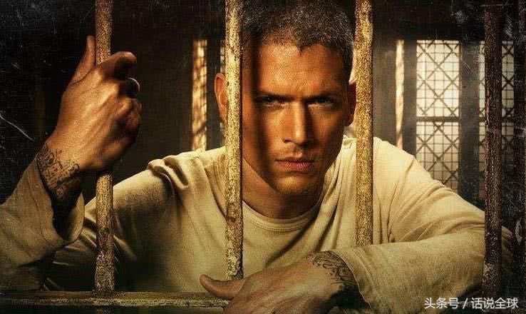 最牛囚犯,监狱好似皇宫,与13位美女狱警有染,为其生下5个儿女