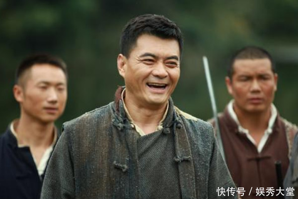 演了十年抗日神剧,收入却不足妻子十分之一,妻