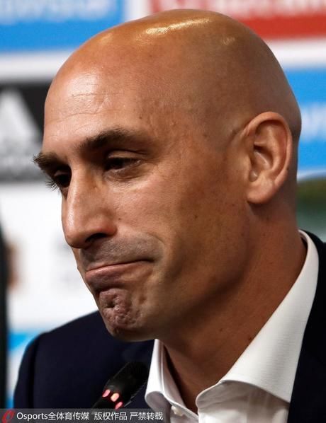 高清图:西班牙足协解雇主帅 洛佩特吉面容愁苦