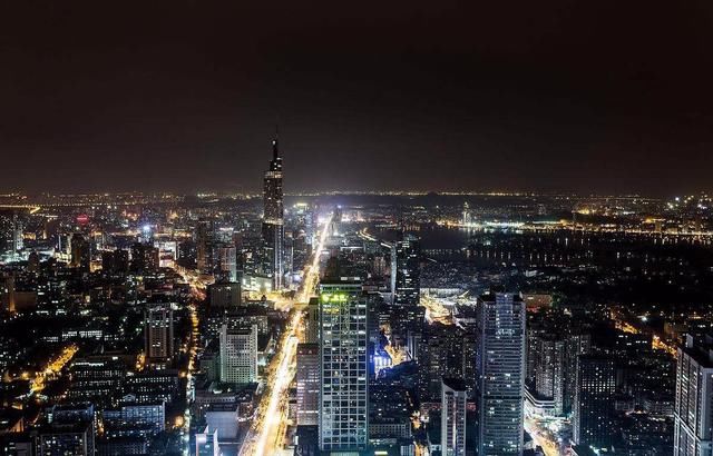 国唯一一个拥有3个万亿俱乐部的省份,GDP高