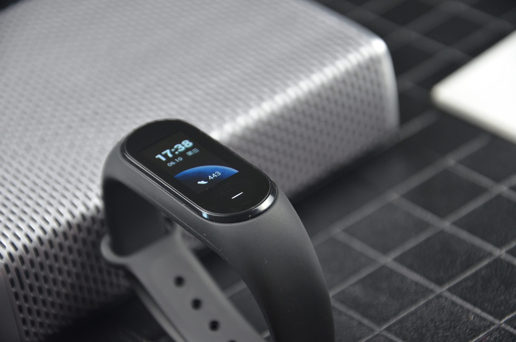 搭载AMOLED彩屏,NFC!来自小米有品的黑加手