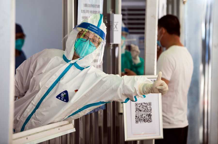 核酸检测有"凉"策——通州区梨园镇核酸检测现场直击