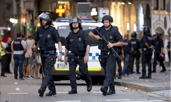 恐袭阴霾笼罩西班牙 一天三起袭击互有关联?