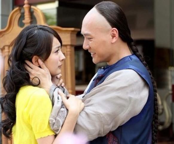 古装穿越剧所有的主角都回到现代,只有她选择